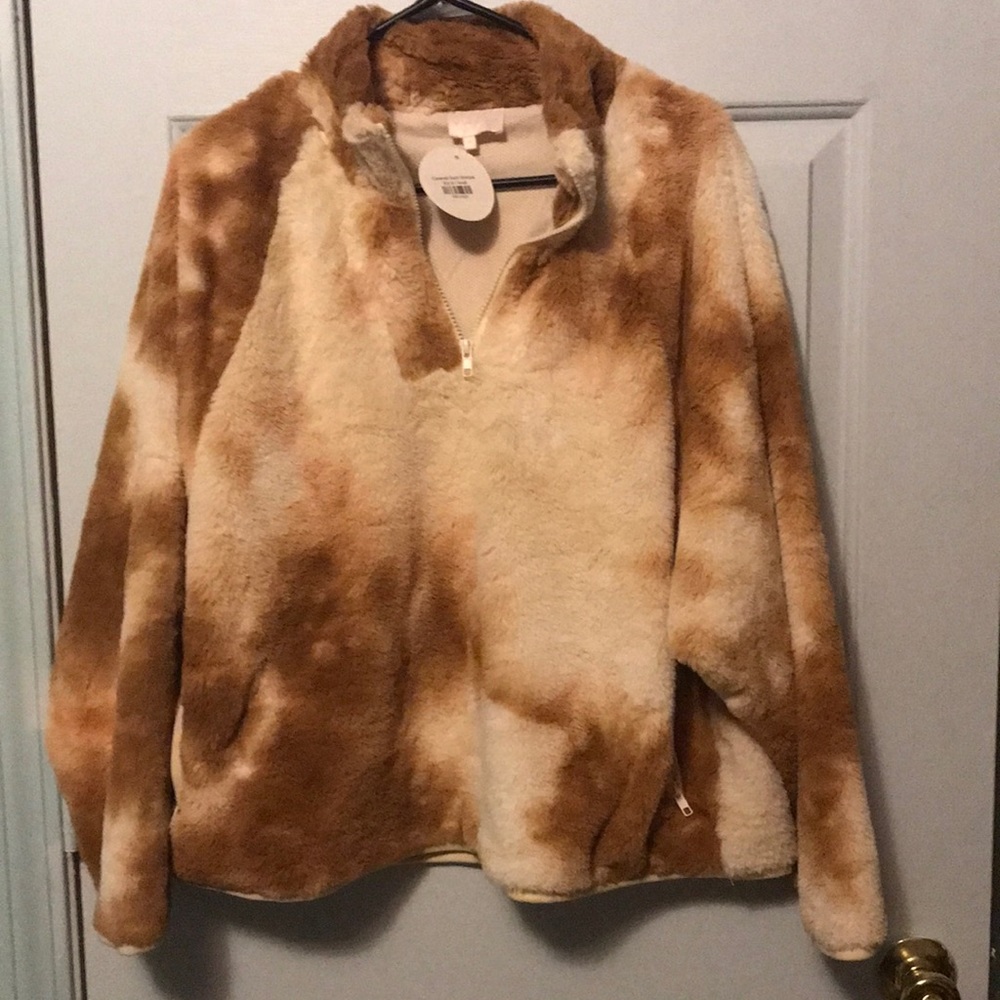 Warm and very soft Entro Ladies Sherpa Caramel Swirl size small